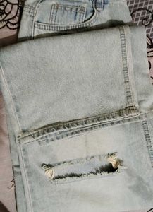 Light Wash Ripped Baggy Jeans