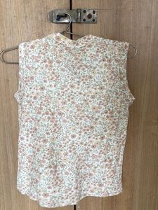 Chic Sleeveless Floral Top