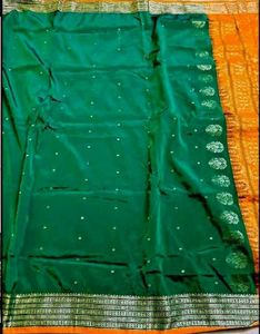Green colour pure Banarasi Silk Saree