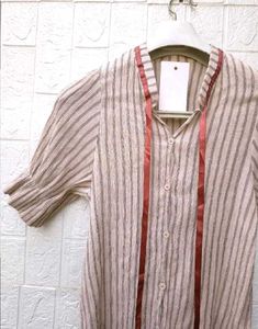 New with tag Chic Striped Bow Bodyfit Shirt