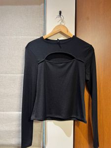 H&M Cut-Out Long Sleeve Top