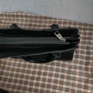 Chic Black Handbag