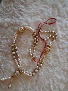 Elegant Pearl and Gold Necklace
