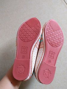 Embroidered Indian Juttis