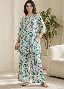 daily wear White Kurta Set with Floral Print