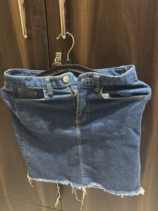 Frayed Hem Denim Mini Skirt
