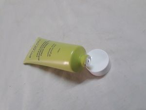 DOT AND KEY CICA FACE WASH