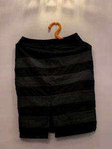 Designer Striped Pencil skirt- WhiteHouse BlackM