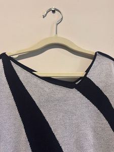 Chic Black &amp; White Striped Knit Top