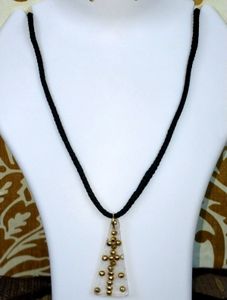 Pendent gold pearls/Resin/unique/latest