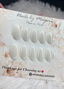 Elegant White Press-On Nails