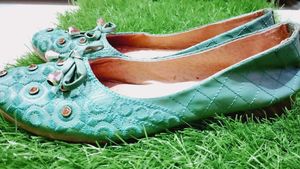 stylish flat sandals |valleys| myntra haul| green