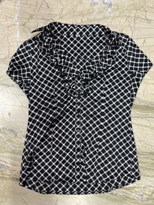 Chic Black &amp; White Checkered Blouse