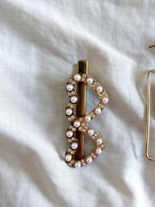 earring and hair pin set