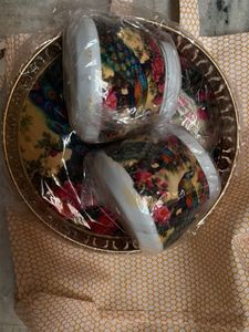 dry fruit tray with 2 jars