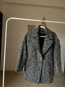 H&amp;M WOMEN OVERSIZED BLACK n WHITE BOUCLE COAT