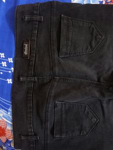 Preloved Black Jeans On Sale! Grab Soon!