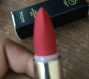 Giordani Gold Iconic Matte Lipstick SPF 15