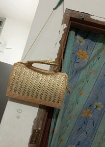 Beautiful 😍 Golden Hand/Sling Bag Only In ₹399