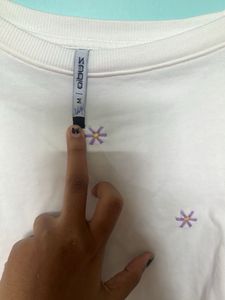 White Cropped Sweatshirt with Floral Embroidery
