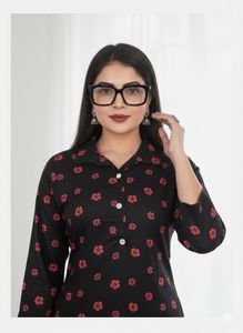 Elegant Black &amp; Red Floral Print Kurta
