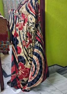 Elegant Floral Print crepe Saree