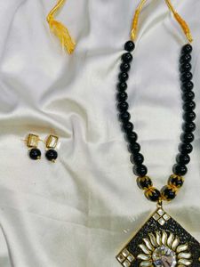 Elegant Black Beaded Necklace &amp; Earring Set