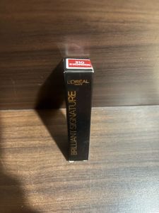 L'Oreal Brilliant Signature Lipstick