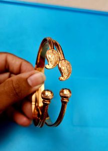 Elegant Gold Tone Bracelet kada