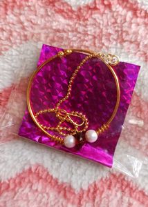 Elegant Gold nose ring with Pearls