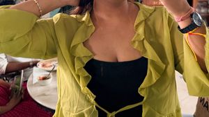 new Savana green tie up top