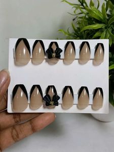 Black V-Tip Press-On Nails