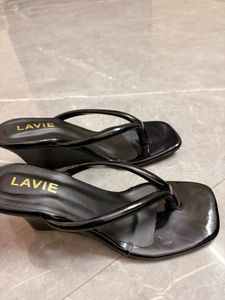 Chic Black wedge Toe Heels