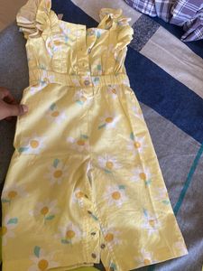 Brand: Budding Bees.. Size: 12-18 Months