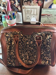 Zouk Leather Handbag