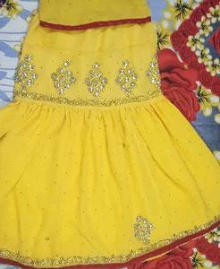 Cute Yellow Fish Cut Skirts With Crop Top