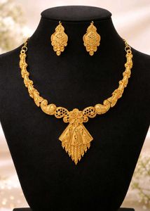 Exquisite Gold Necklace and Earring Set