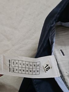 Slim Fit CHINOS (UCB)