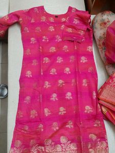 Pink Floral Print Kurta Set With Pant