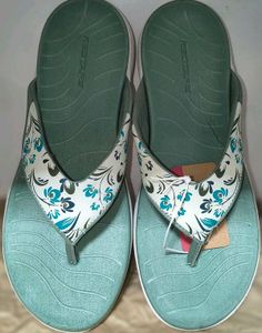 Red tape Floral Flip-Flops for Women
