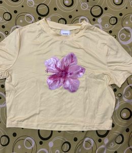 Pale Yellow Cropped T-Shirt with Flower Print