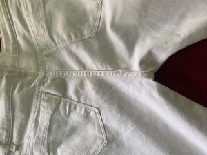 White High-Waist Jeans
