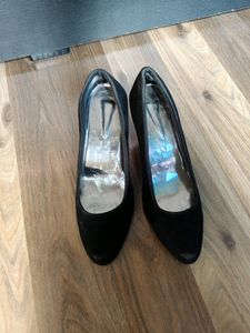 Women's Heels In Black