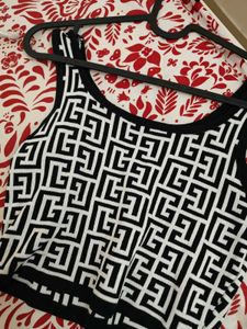 Black &amp; White Geometric Pattern Crop Top