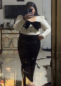 Chic Bow Detail Top with Puff Sleeves