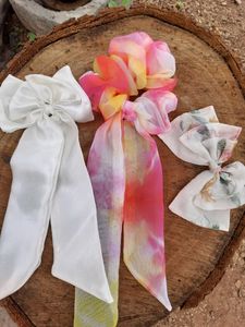 2hair Bow And 1 Scruchies 😊