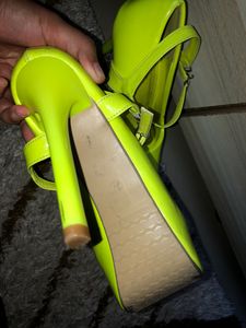 Neon Heels 👠