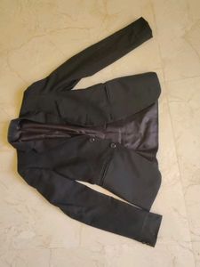 Chic Black Blazer
