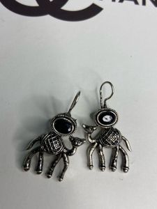 Cute Camel Earrings PERFECT FOR PIERCINGS