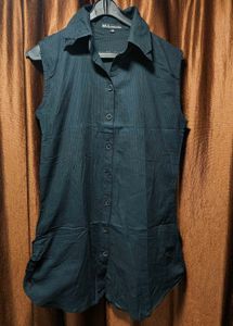 Sleeveless Button-Up Black Tunic Top